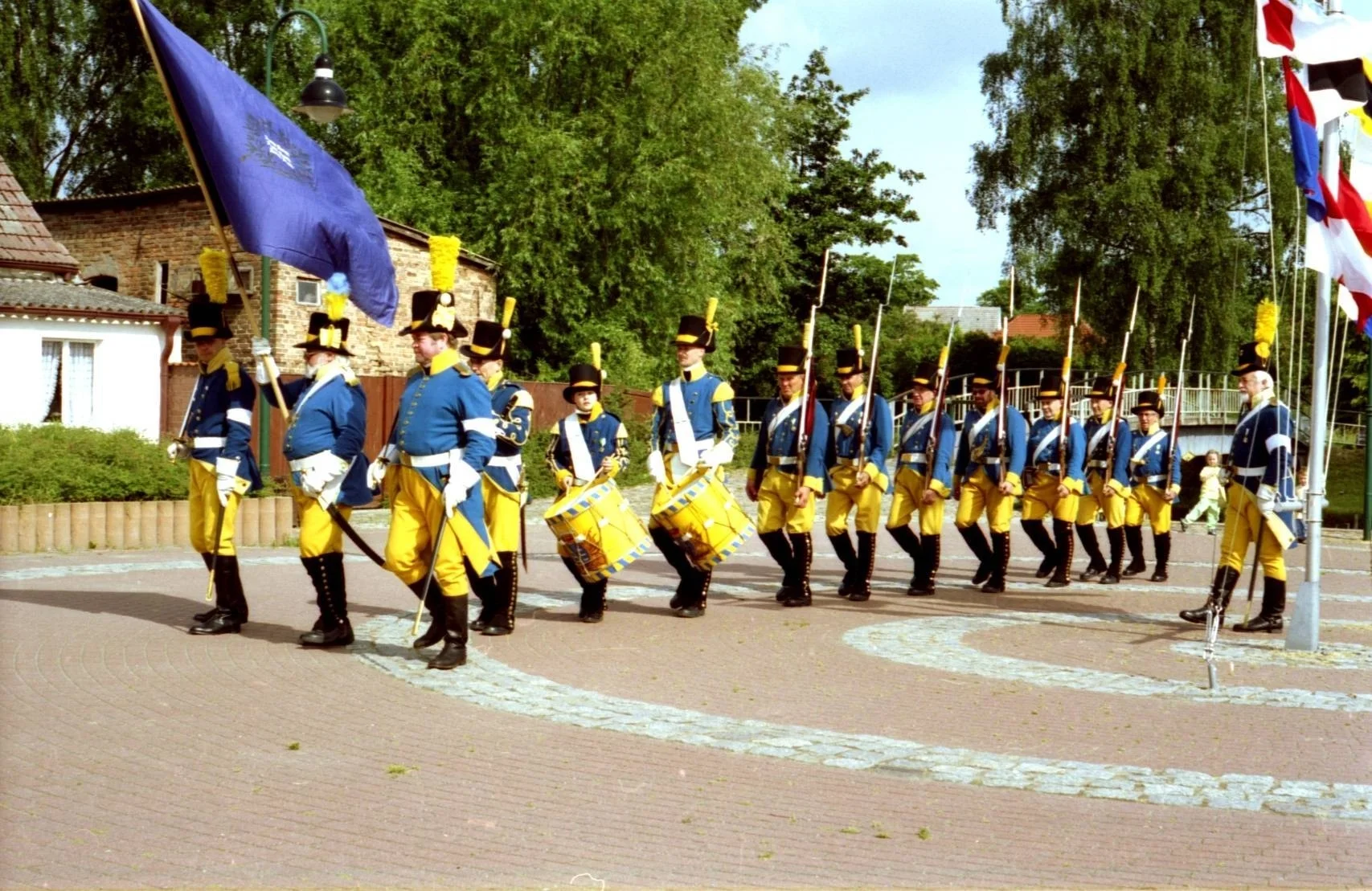 Mitglieder des Traditionsvereins der Lif Compagniet des Königlichen Osterbottens Regementes (3)