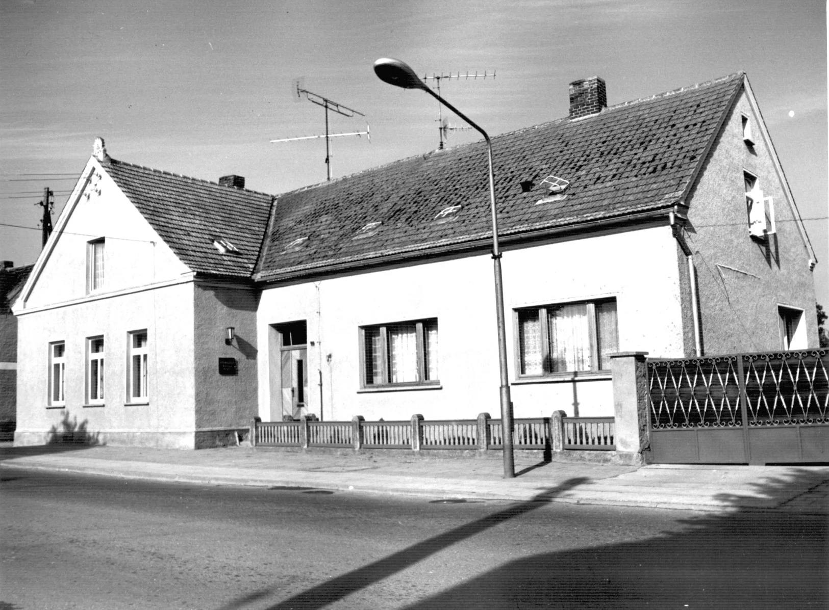 In diesem Haus wurden nach 1945 viele Typhuskranke untergebracht (Foto von 1979)
