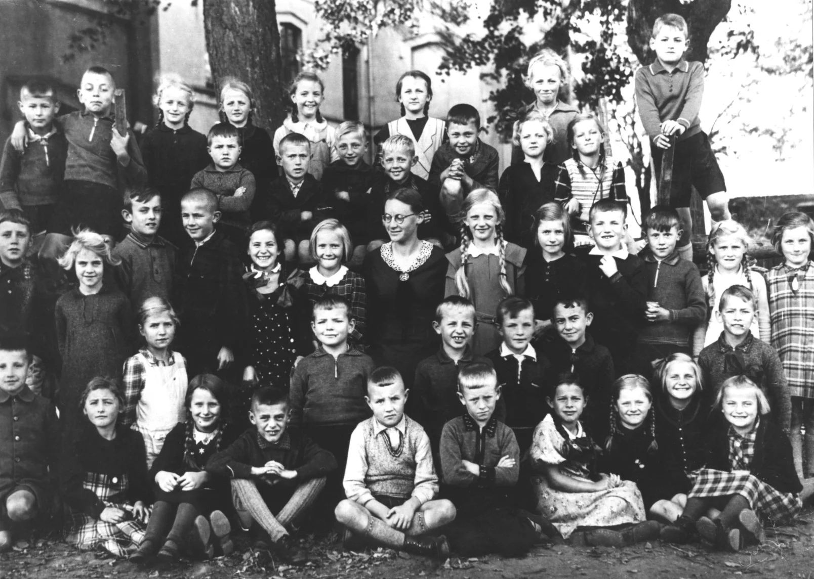 Schulklasse 1937 mit der Lehrerin Fräulein Möller