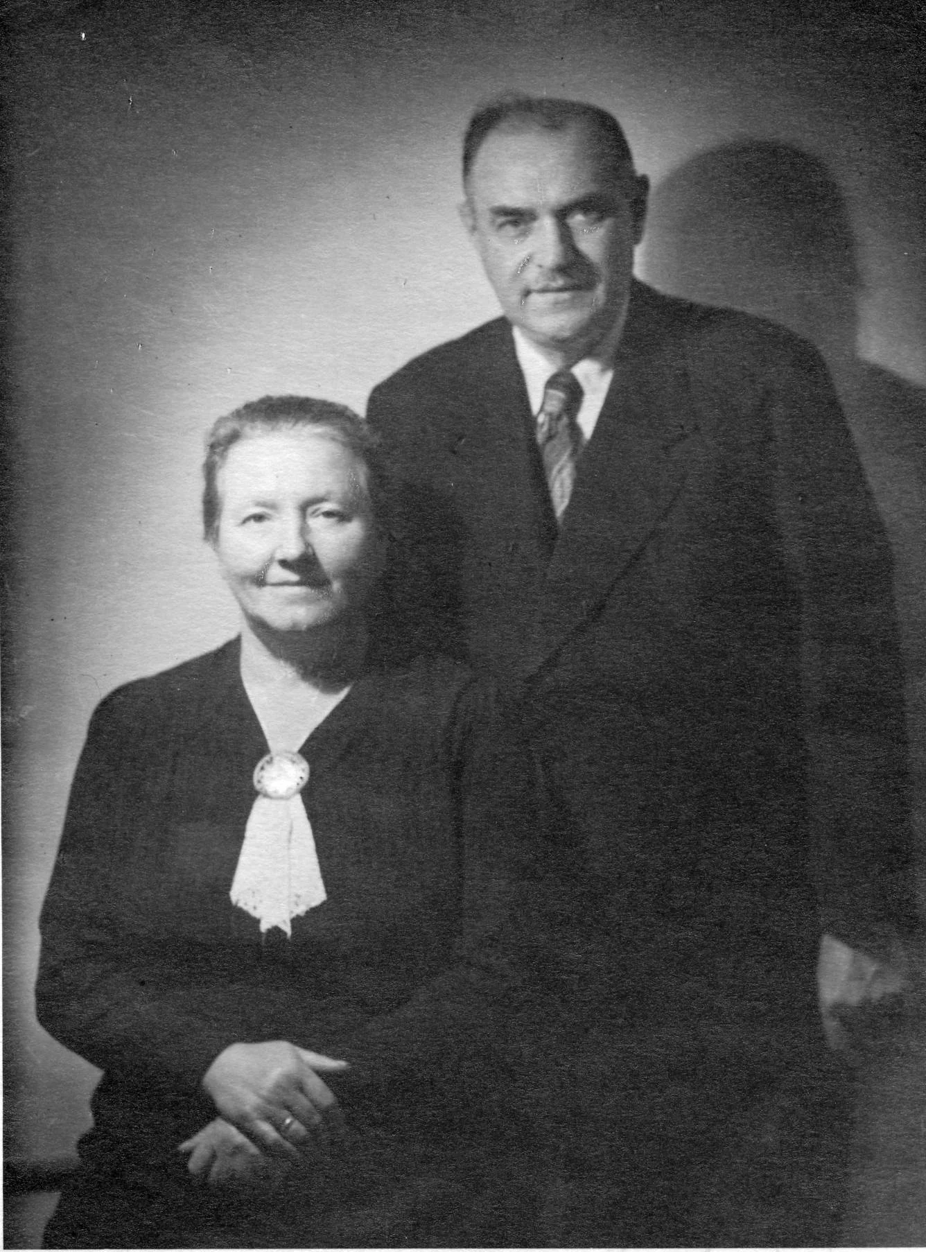 Helene Voss, geb. Mahncke und August Voss, 1947