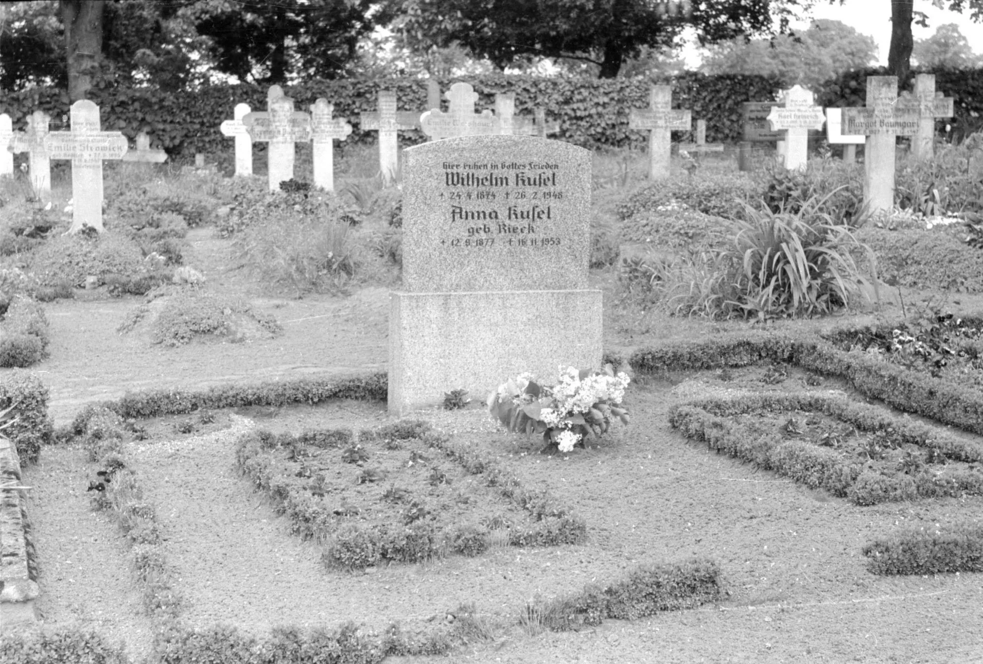 Friedhof Neukalen, um 1955 (1)