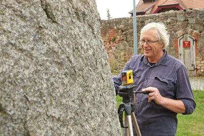Foto des Albums: Spuren in den Steinen