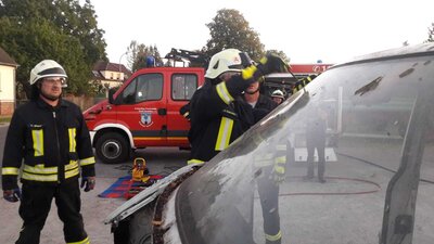 Foto des Albums: TH-Ausbildung Ortswehr Schorbus