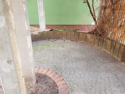 Foto des Albums: Arbeitseinsatz Innenhof neu gestalten