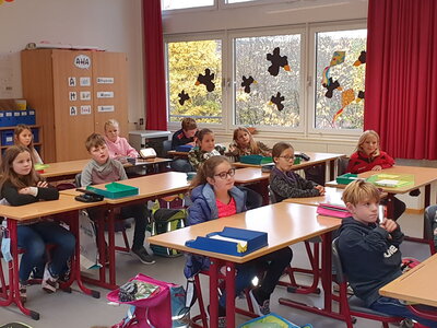 Foto des Albums: Herr Bombelmann zu Besuch an der Grundschule Hollstadt - Wollbach