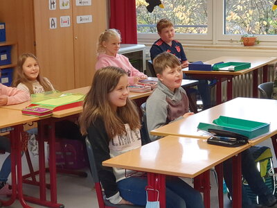 Foto des Albums: Herr Bombelmann zu Besuch an der Grundschule Hollstadt - Wollbach
