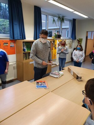 Foto des Albums: Herr Bürgermeister Bruckmüller zu Besuch in der 4. Klasse