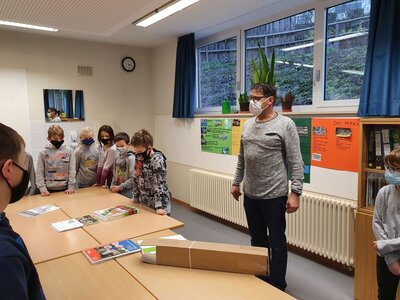 Foto des Albums: Herr Bürgermeister Bruckmüller zu Besuch in der 4. Klasse
