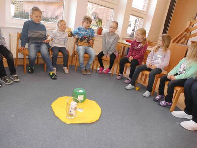 Foto des Albums: Andacht mit Segnung der neuen Regelgruppenkreuze