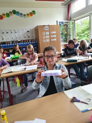Foto des Albums: Die vierte Klasse baut Brücken aus verschiedenem Material