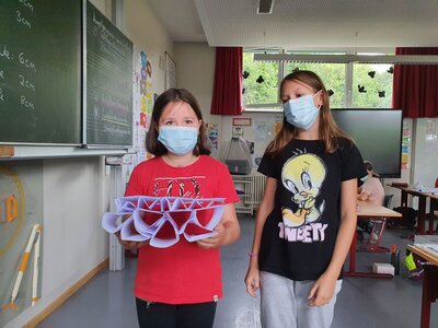 Foto des Albums: Die vierte Klasse baut Brücken aus verschiedenem Material