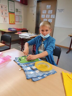 Foto des Albums: Die Klasse 3a kocht Kartoffelsalat