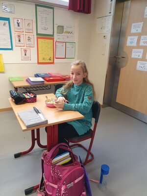Foto des Albums: Die Klasse 3a kocht Kartoffelsalat