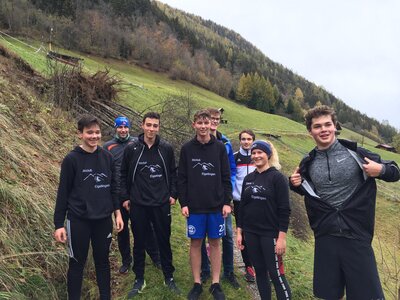 Trainingslager  (Bild vergr&ouml;&szlig;ern)