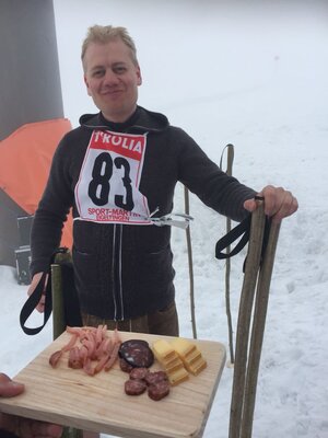 St&auml;rkung nach dem Rennen  (Bild vergr&ouml;&szlig;ern)