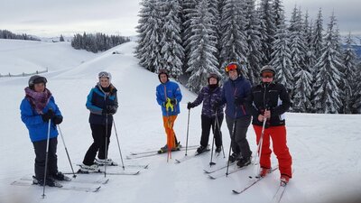 Skikurse f&uuml;r jedes Alter  (Bild vergr&ouml;&szlig;ern)