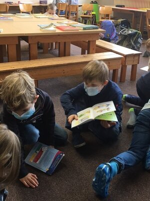 Foto des Albums: Bücherkoffer 2022