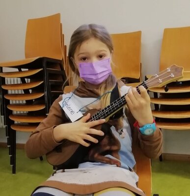 Foto des Albums: WIM-Unterricht in der zweiten Klasse - Zupfinstrumente