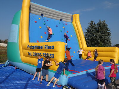 Foto des Albums: Einweihung Kleinsportanlage mit einem tollen Sportfest
