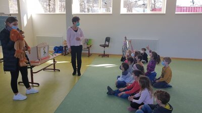 Foto des Albums: Die Zahnärztin zu Besuch in den 1. Klassen