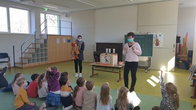 Foto des Albums: Die Zahnärztin zu Besuch in den 1. Klassen