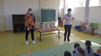 Foto des Albums: Die Zahnärztin zu Besuch in den 1. Klassen