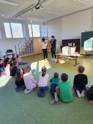 Foto des Albums: Die Zahnärztin zu Besuch in den 1. Klassen