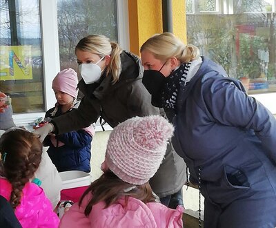 Foto des Albums: Kuchen- und Muffinverkauf zugunsten ukrainischer Flüchtlinge im Landkreis Rhön-Grabfeld
