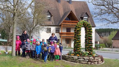 Foto des Albums: Osterkrone und Osterbrunnen