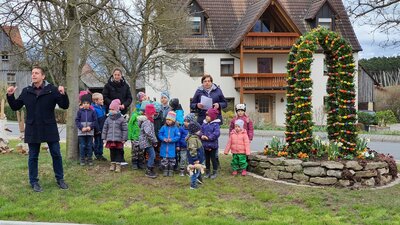 Foto des Albums: Osterkrone und Osterbrunnen