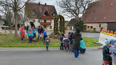 Foto des Albums: Osterkrone und Osterbrunnen