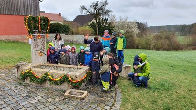 Foto des Albums: Osterkrone und Osterbrunnen