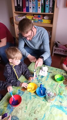 Foto des Albums: Die Papa´s basteln und die Mama´s kommen zum Muttertagskaffee