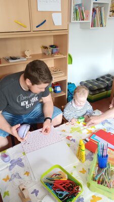 Foto des Albums: Die Papa´s basteln und die Mama´s kommen zum Muttertagskaffee