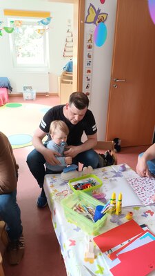 Foto des Albums: Die Papa´s basteln und die Mama´s kommen zum Muttertagskaffee