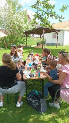 Foto des Albums: Die Papa´s basteln und die Mama´s kommen zum Muttertagskaffee