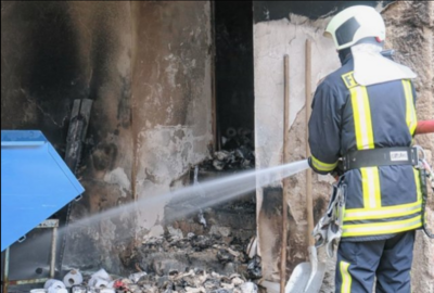 Foto des Albums: Brand 4 - brennt Verpackungsfabrik