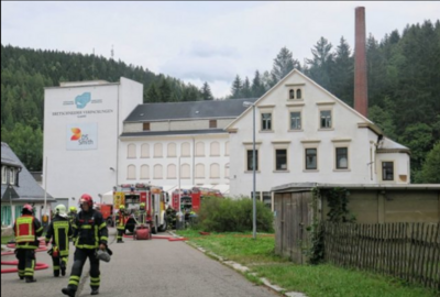 Foto des Albums: Brand 4 - brennt Verpackungsfabrik