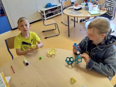 Bilder aus den vierten Klassen:  (Bild vergr&ouml;&szlig;ern)