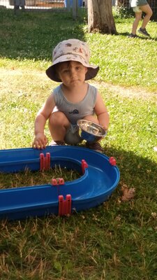 Foto des Albums: Wir planschen im Garten