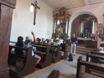 Foto des Albums: Die Michaelskapelle von Heustreu - Ein Unterrichtsgang der KLassen 4a und 4b