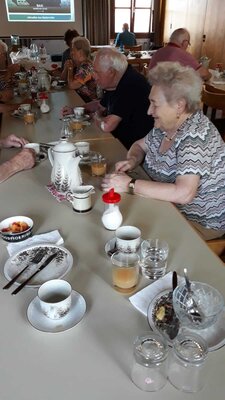 Foto des Albums: Gemeinsames Frühstück