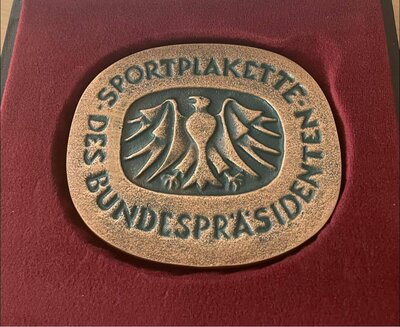 Foto des Albums: Sportplakette