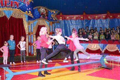 Foto des Albums: Zirkus-Probe