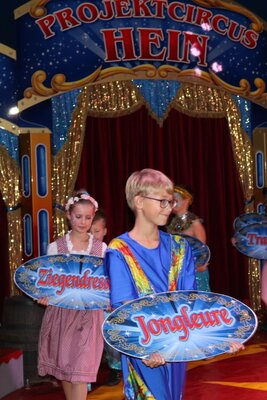 Foto des Albums: Zirkus-Galavorstellung