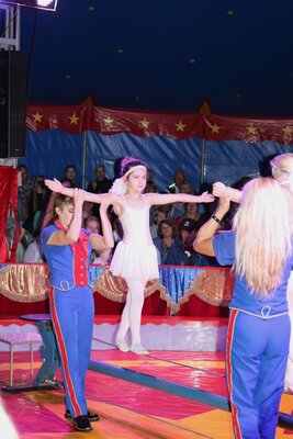 Foto des Albums: Zirkus-Galavorstellung