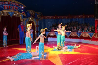 Foto des Albums: Zirkus-Galavorstellung