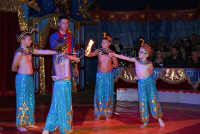 Foto des Albums: Zirkus-Galavorstellung