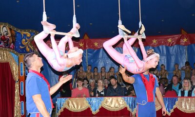 Foto des Albums: Zirkus-Galavorstellung