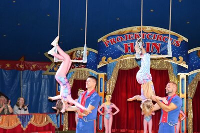 Foto des Albums: Zirkus-Galavorstellung